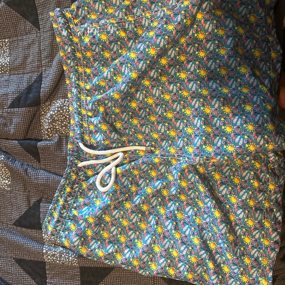 Men’s XL swim shorts - Picture 1 of 2
